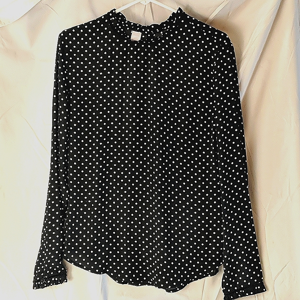 New Bongo women's black blouse with white polka dots buttons in back size med